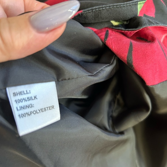 RAFAEL Black and Red Floral 100% Silk Blouse/Jacket - Picture 6 of 7